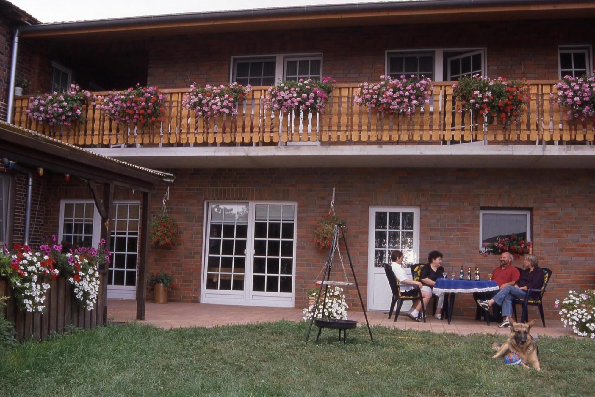 Ferienhof Meyer Landhotel 페터스하겐 외부 사진